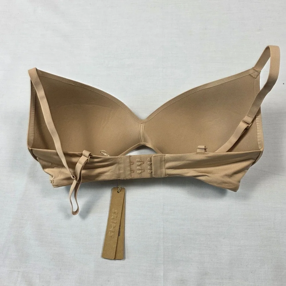 SKIMS Plunge Push up Bra Size 32D  Nude T-Shirt Bra‎ Wireless Form Comfort NWT - Picture 7 of 7